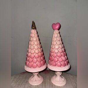 Cupcakes and cashmere pink macaron towers